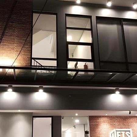 Weis Hotel Simpang Lima Semarang Exterior foto